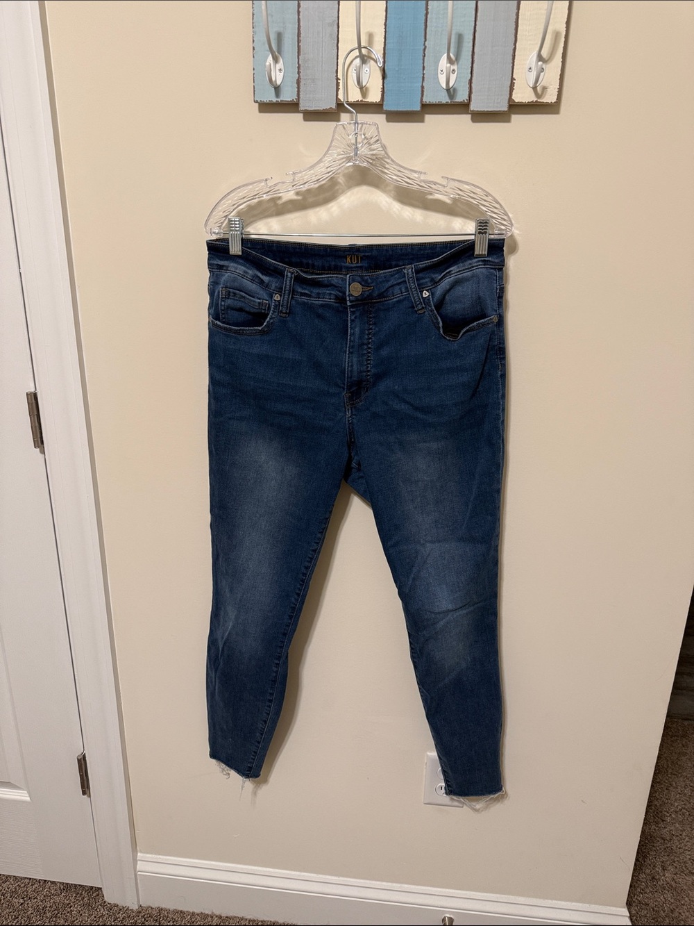 Kut from the Kloth Women’s Dark Blue Fab Ab Cropped Skinny Jeans / Size 12